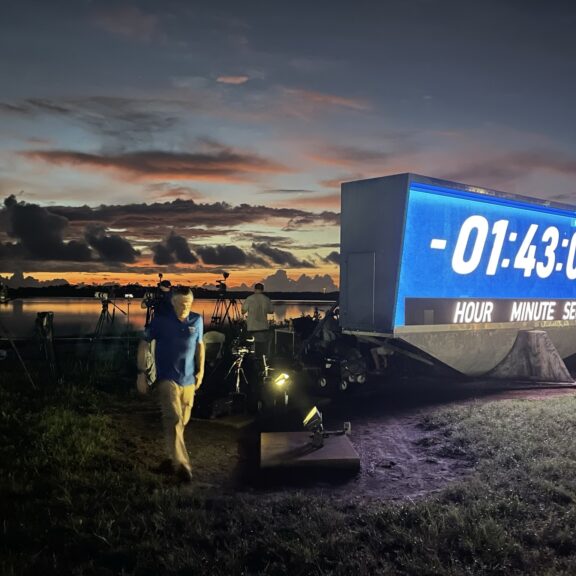 Early sunrise withartemis 1 countdown clock
