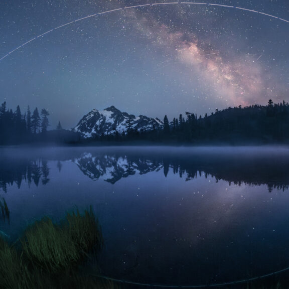 Iss over mt shuksan