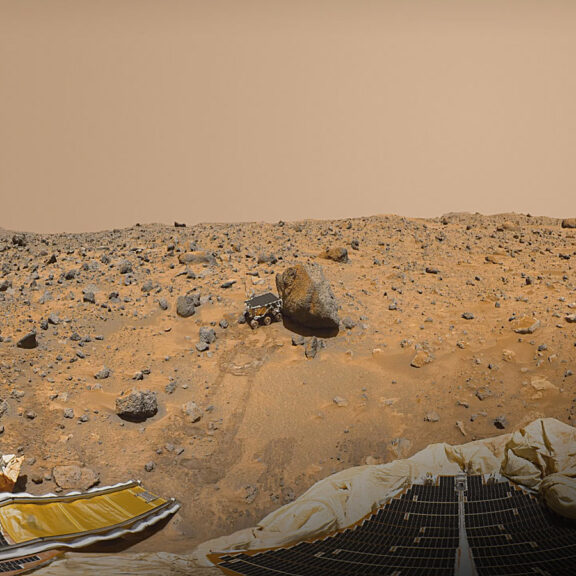 Mars pathfinder panorama with sojourner