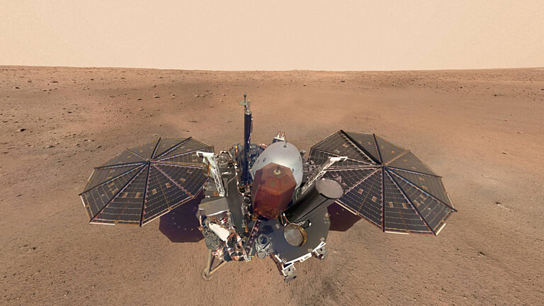 InSight self-portrait | The Planetary Society