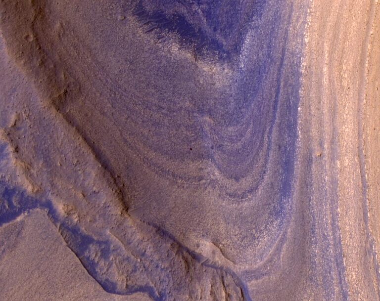 Curiosity from HiRISE, Sol 4051 | The Planetary Society