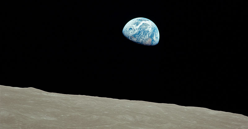earthrise from moon apollo